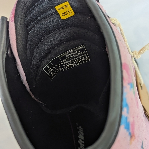 Dr. Martens Sheridan Boots Suede Lace Up Lightweight Rainbow Burst Pink 9 NIB - Picture 11 of 15